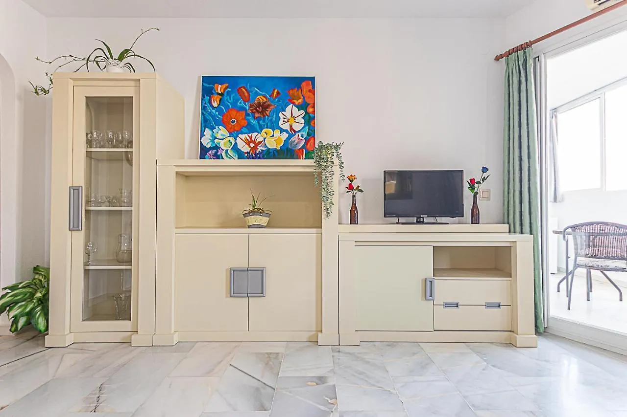 797 Holiday Rentals - Amplio Piso Para 4 En El Centro De Arroyo De La Miel Benalmadena Spain