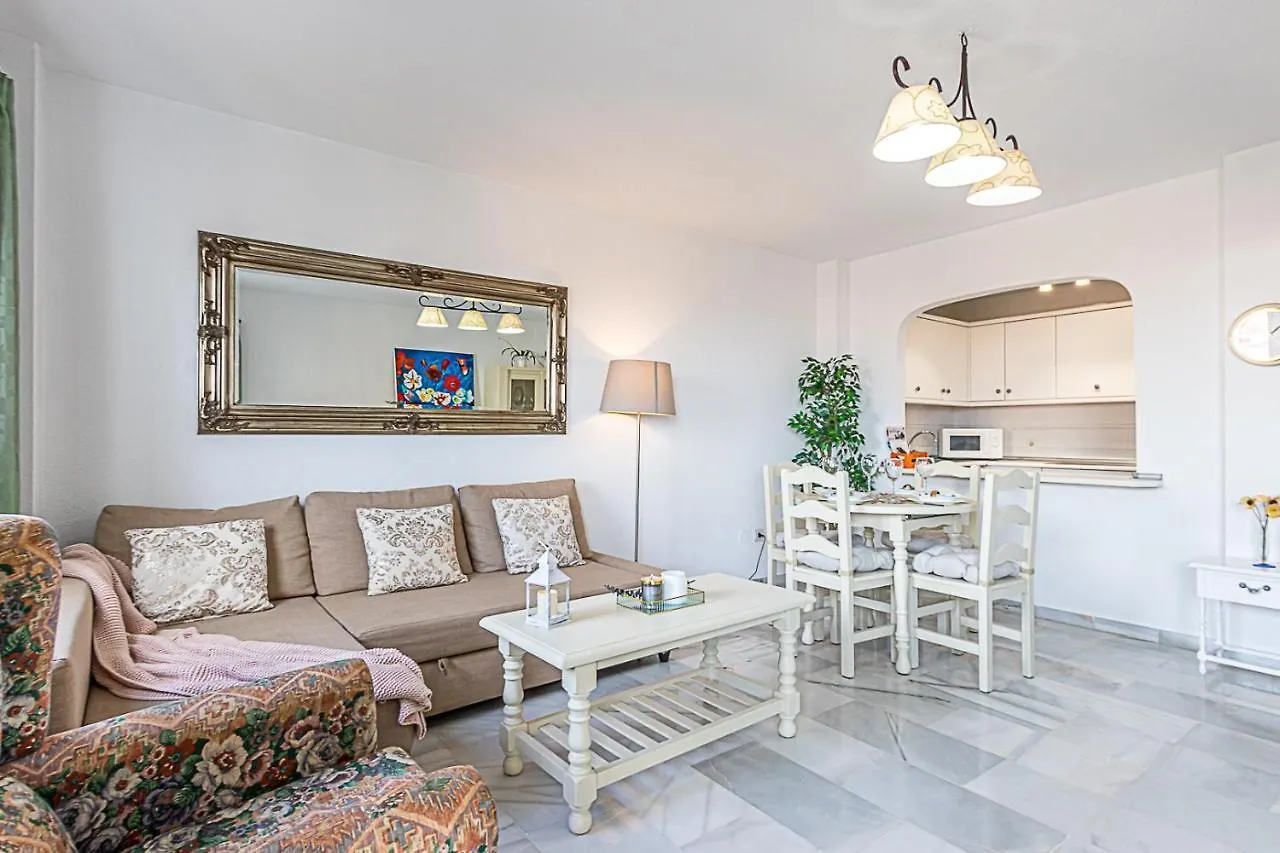 797 Holiday Rentals - Amplio Piso Para 4 En El Centro De Arroyo De La Miel Benalmadena Apartment