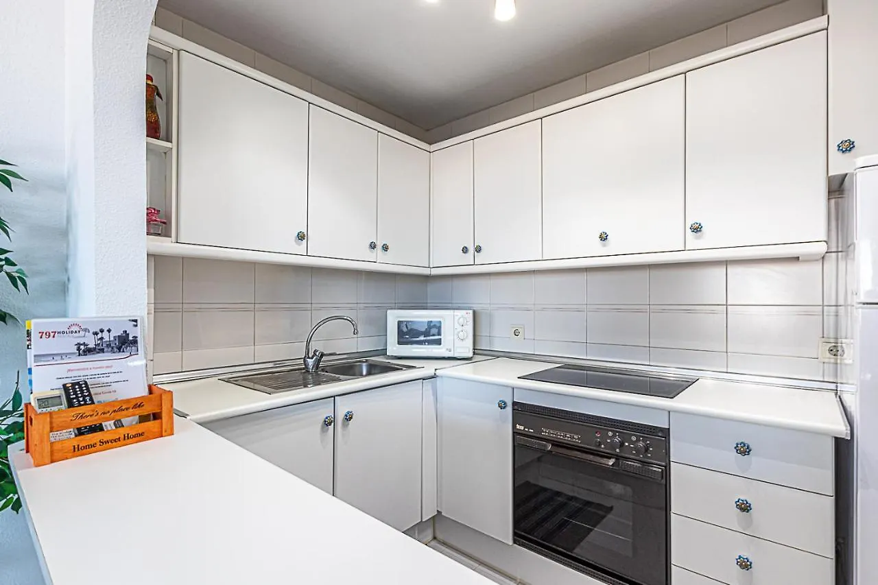 Apartment 797 Holiday Rentals - Amplio Piso Para 4 En El Centro De Arroyo De La Miel Benalmadena Spain