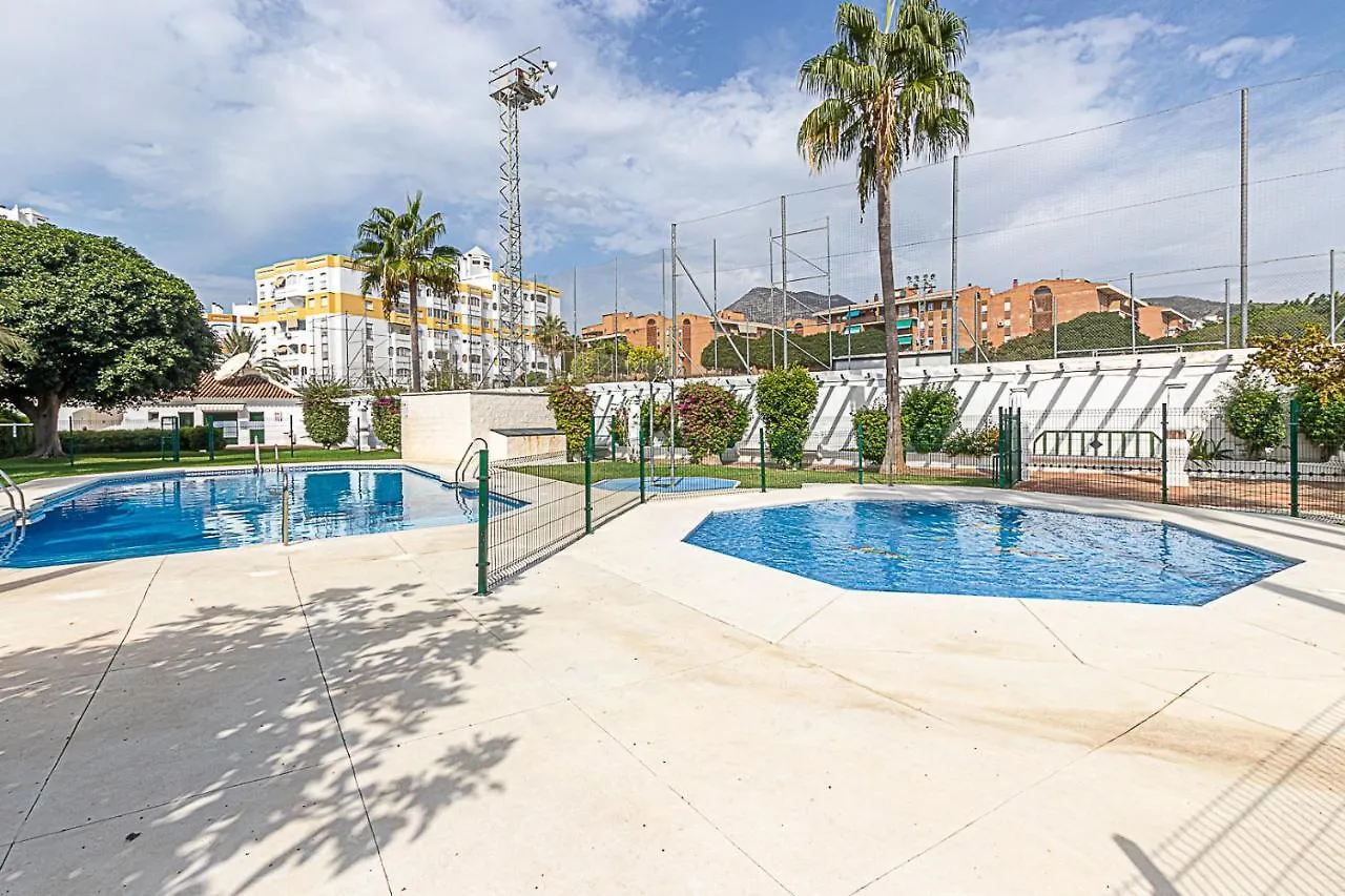 Apartment 797 Holiday Rentals - Amplio Piso Para 4 En El Centro De Arroyo De La Miel Benalmadena