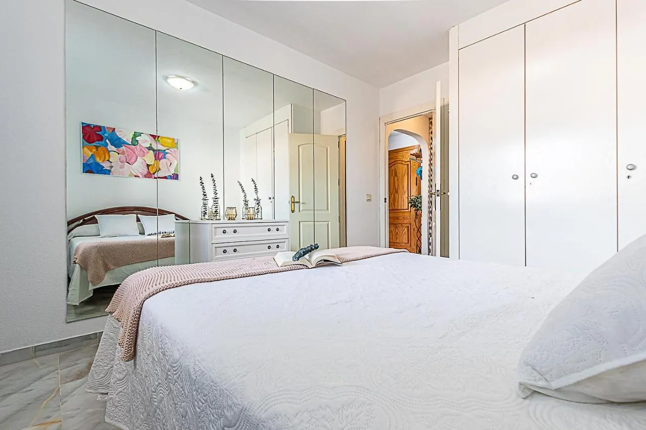797 Holiday Rentals - Amplio Piso Para 4 En El Centro De Arroyo De La Miel 贝纳尔马德纳 公寓