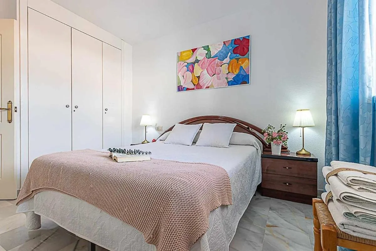 797 Holiday Rentals - Amplio Piso Para 4 En El Centro De Arroyo De La Miel 贝纳尔马德纳 公寓